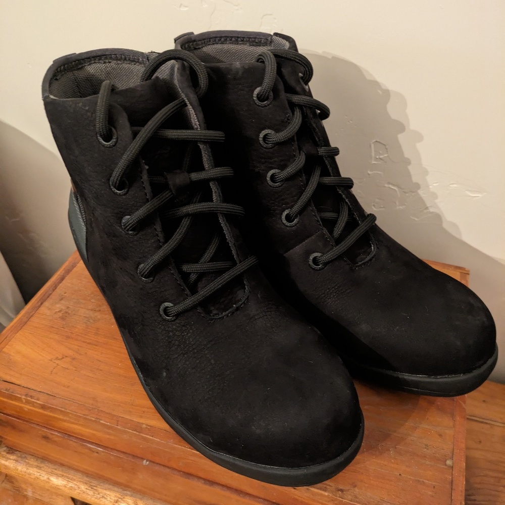 Bogs Black Audrey composite toe women's boot workbook sz 7